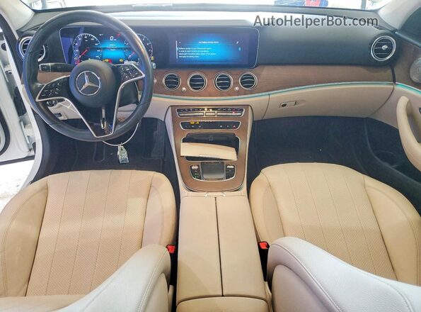 W1KZF8DB7NB089776 2022 MERCEDES-BENZ E Белый Вид панели приборов