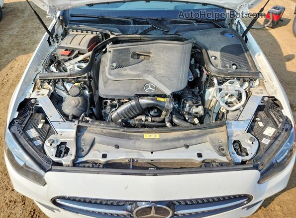 W1KZF8EB8NB071589 2022 MERCEDES-BENZ E White Widok wnętrza z tyłu