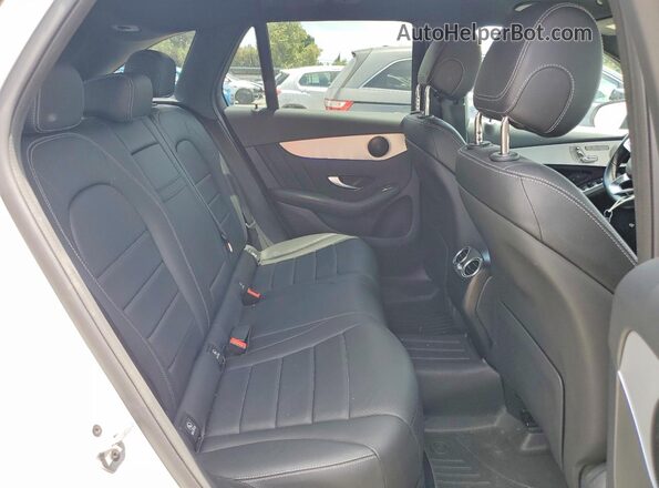 W1N0G8DB0NG064701 2022 MERCEDES-BENZ GLC-CLASS White Rear interior view