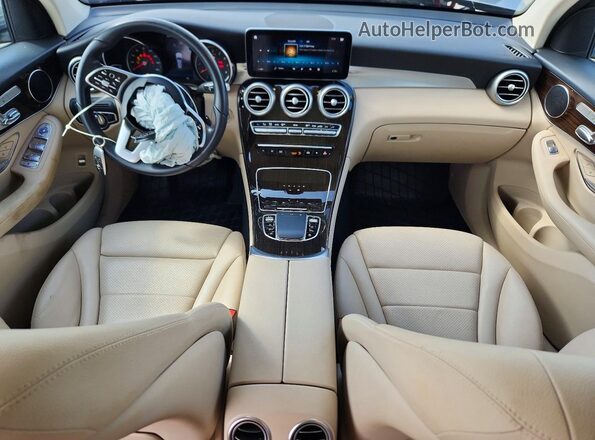W1N0G8DB1MF974202 2021 MERCEDES-BENZ GLC-CLASS Silver Widok deski rozdzielczej