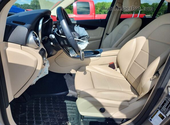 W1N0G8DB1MF974202 2021 MERCEDES-BENZ GLC-CLASS Silver Widok wnętrza z przodu
