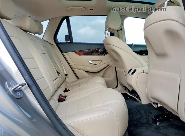 W1N0G8DB5MV266038 2021 MERCEDES-BENZ GLC-CLASS Silver Rear interior view