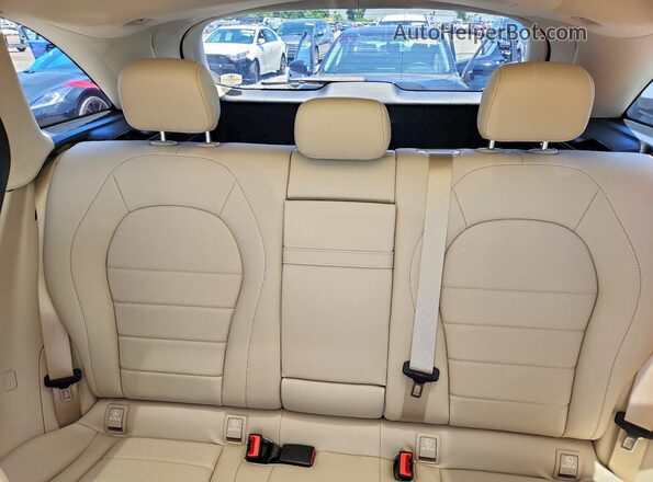 W1N0G8DB5NV388643 2022 MERCEDES-BENZ GLC-CLASS White Widok tylnych siedzeń