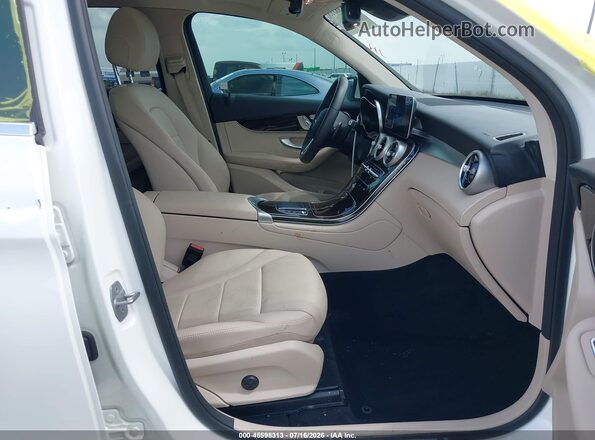 W1N0G8DB7MF920046 2021 MERCEDES-BENZ GLC 300 White Front interior view