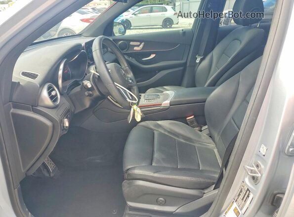W1N0G8DB8NG088857 2022 MERCEDES-BENZ GLC-CLASS Silver წინა სალონის ხედი