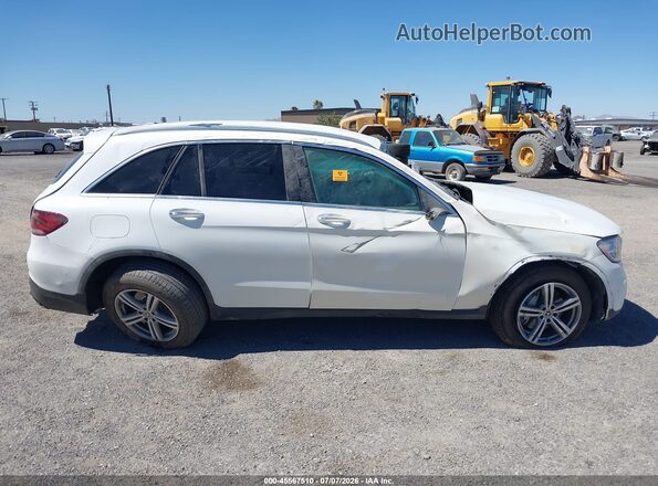 W1N0G8DBXMV324791 2021 MERCEDES-BENZ GLC 300 White Widok wnętrza z tyłu