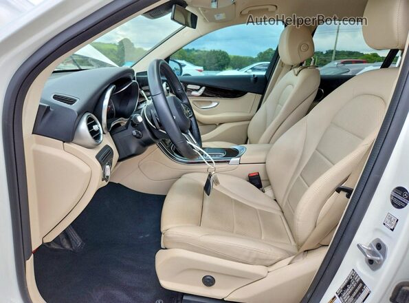 W1N0G8EB2NG112116 2022 MERCEDES-BENZ GLC-CLASS White Vista interior delantera
