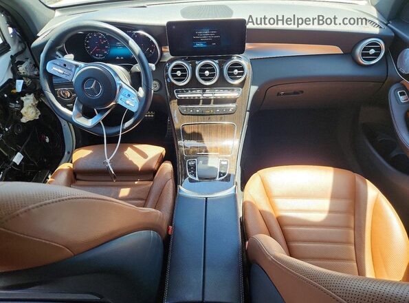 W1N0G8EB5LF808617 2020 MERCEDES-BENZ GLC-CLASS Белый Вид панели приборов