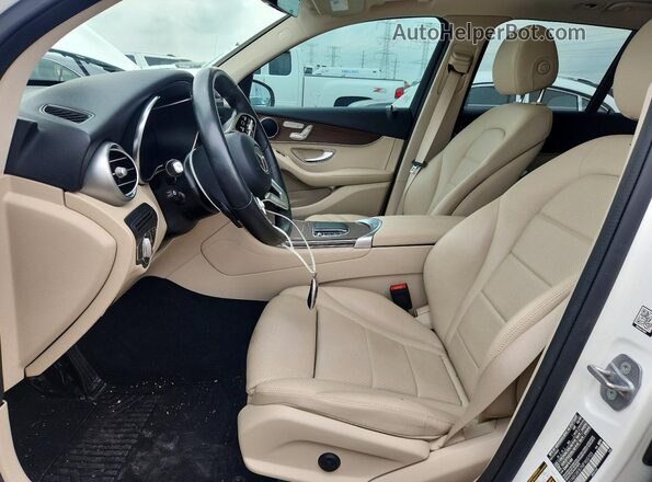 W1N0G8EB7MF900703 2021 MERCEDES-BENZ GLC-CLASS White წინა სალონის ხედი
