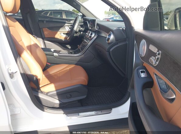 W1N0G8EB8MF896922 2021 MERCEDES-BENZ GLC 300 Белый Вид салона спереди