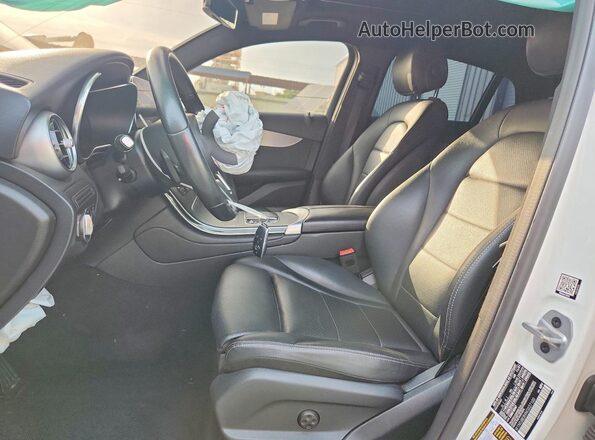 W1N0J8EB9NG027100 2022 MERCEDES-BENZ GLC-CLASS White Vista interior delantera