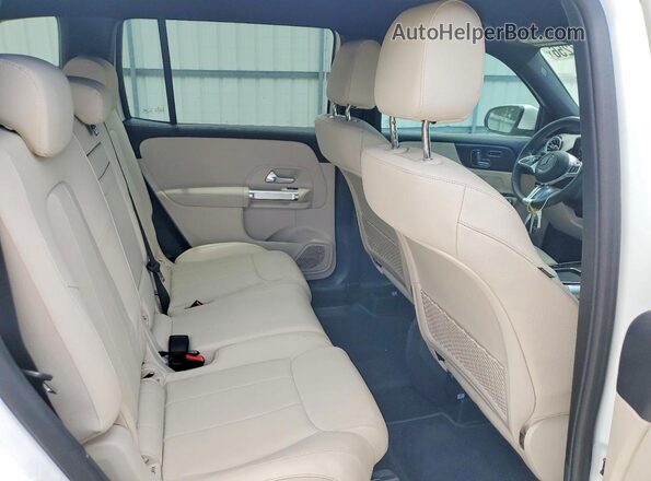 W1N4M4GB5SW419569 2025 MERCEDES-BENZ GLB-CLASS White Widok wnętrza z tyłu