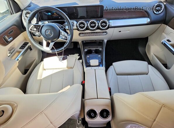 W1N4M4HB1MW113163 2021 MERCEDES-BENZ GLB-CLASS White Առջևի վահանակի տեսք