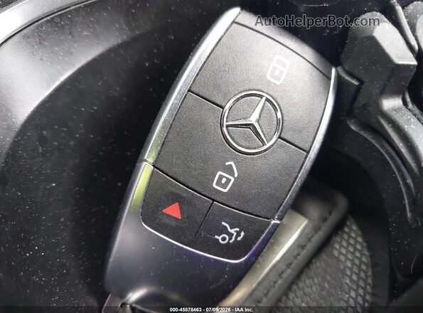 W1N4M4HB4PW261988 2023 MERCEDES-BENZ GLB-CLASS White Առջևի վահանակի տեսք