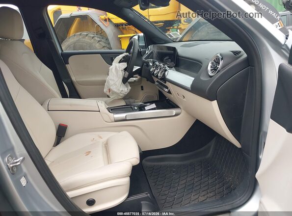 W1N4M4HB4RW379669 2024 MERCEDES-BENZ GLB-CLASS Silver Widok wnętrza z przodu