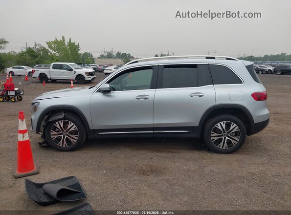 W1N4M4HB4RW379669 2024 MERCEDES-BENZ GLB-CLASS Silver Widok wnętrza 360 stopni