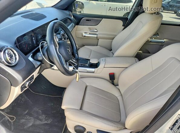 W1N4M4HB7NW198737 2022 MERCEDES-BENZ GLB-CLASS Silver Вид салону спереду