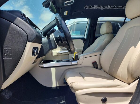W1N4M4HB8LW027332 2020 MERCEDES-BENZ GLB-CLASS White წინა სალონის ხედი