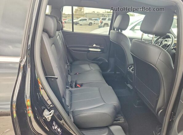 W1N4M4HB8PW310951 2023 MERCEDES-BENZ GLB-CLASS Black უკანა სალონის ხედი