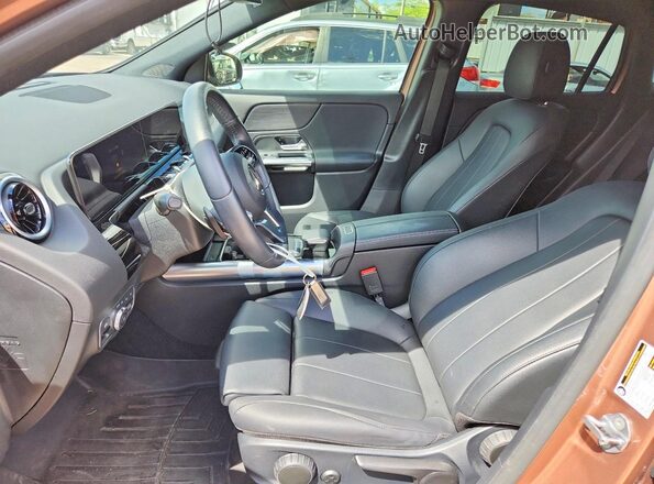 W1N4N4GB2NJ403764 2022 MERCEDES-BENZ GLA Brown წინა სალონის ხედი