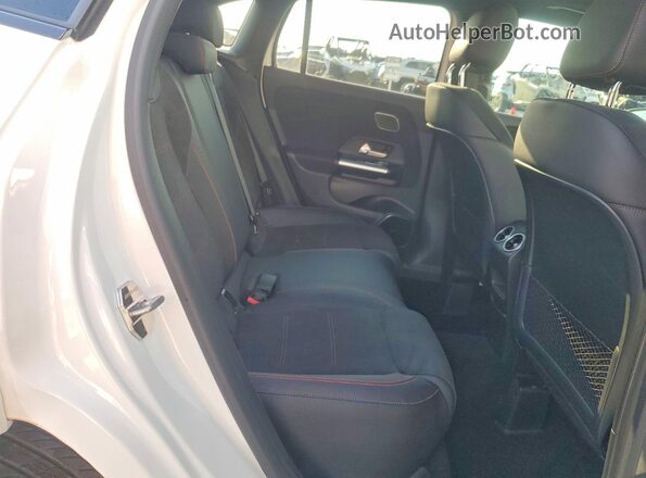 W1N4N4HB3RJ620034 2024 MERCEDES-BENZ GLA White Vista interior trasera
