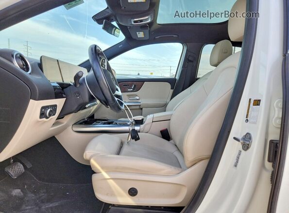 W1N4N4HB6PJ434095 2023 MERCEDES-BENZ GLA White წინა სალონის ხედი