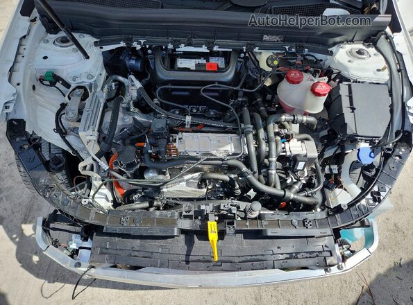 W1N9M0KB6RN107833 2024 MERCEDES-BENZ EQB White Widok komory silnika
