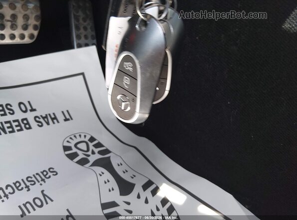 W1NKM4HB3SF393981 2025 MERCEDES-BENZ GLC 300 Зеленый Вид панели приборов