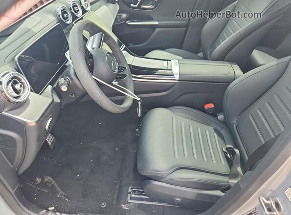 W1NKM4HB8TF491907 2026 MERCEDES-BENZ GLC-CLASS Silver Vista interior delantera