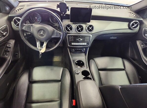 W1NTG4EB1LJ702345 2020 MERCEDES-BENZ GLA Black Vista del salpicadero