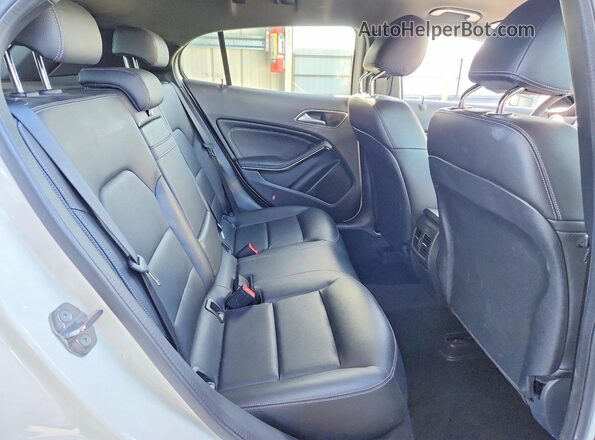 W1NTG4EB9LU030338 2020 MERCEDES-BENZ GLA White Սալոնի հետևի տեսք