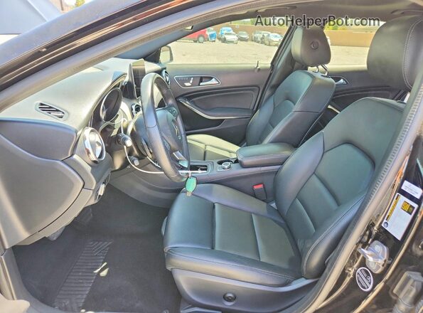 W1NTG4EBXLU030204 2020 MERCEDES-BENZ GLA Black Vista interior delantera