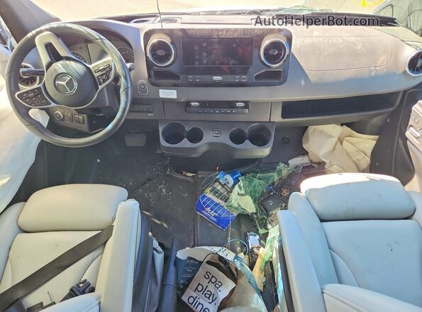 W1X4NBVY1RT173311 2025 MERCEDES-BENZ SPRINTER Silver Vista del cuadro de instrumentos