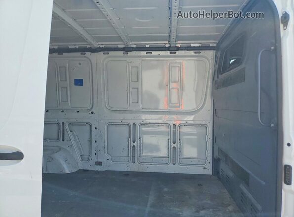 W1Y4EBHY9NT103475 2022 MERCEDES-BENZ ALL White უკანა სავარძლების ხედი