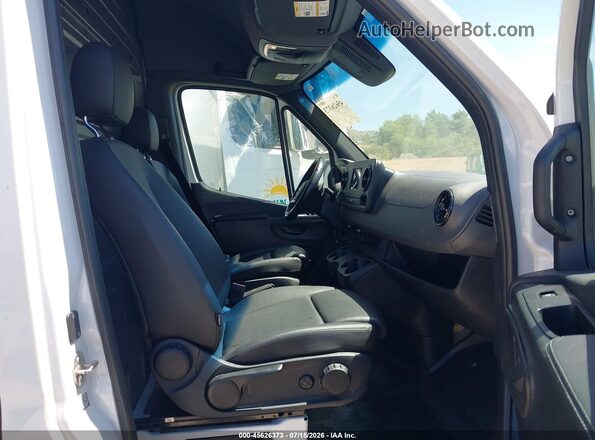 W1Y4ECHY7NT114738 2022 MERCEDES-BENZ SPRINTER Черный Вид салона спереди