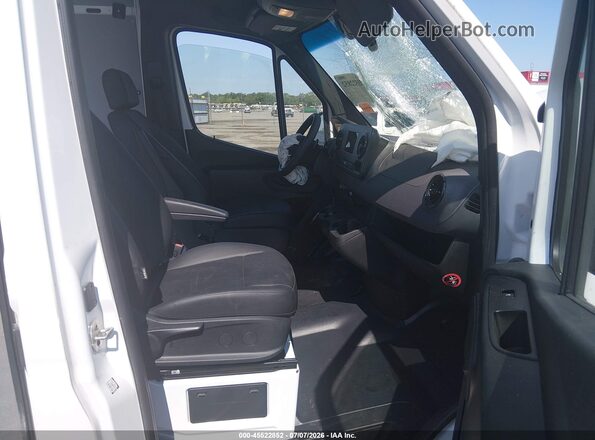 W1Y4KDHY3RT164931 2024 MERCEDES-BENZ SPRINTER White Widok wnętrza z przodu