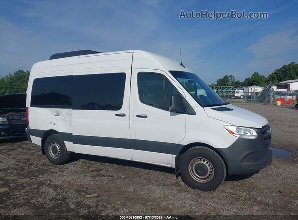 W1Z4KFHY8SP820465 2025 MERCEDES-BENZ SPRINTER White Widok wnętrza z tyłu