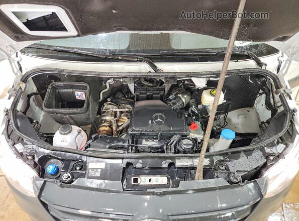 W1Z4KGHY6ST218970 2025 MERCEDES-BENZ SPRINTER White Vista del compartimento del motor