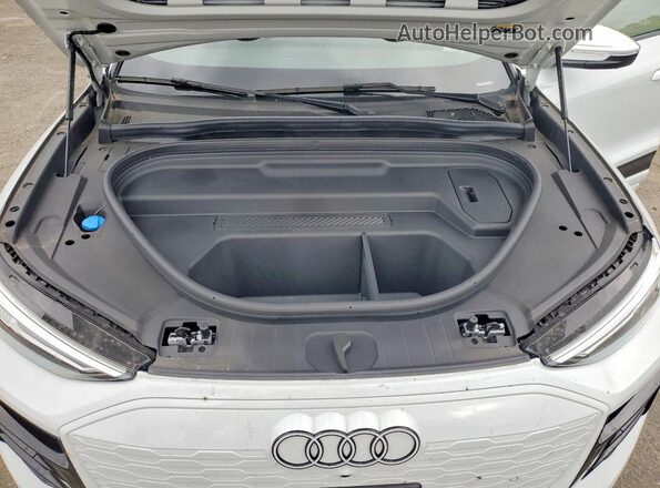 WA112BGF9SA021196 2025 AUDI OTHER White უკანა სალონის ხედი