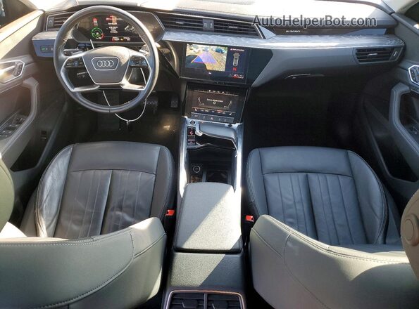 WA11AAGE0MB012341 2021 AUDI E-TRON Gray Dashboard view