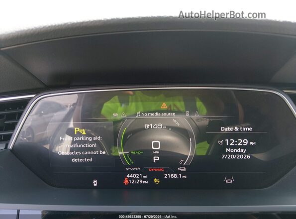 WA11AAGEXNB013059 2022 AUDI E-TRON White Vista de los asientos traseros