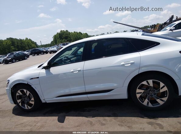 WA11AAGEXNB013059 2022 AUDI E-TRON White Vista interior de 360 grados