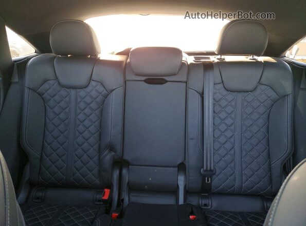 WA124AFYXR2066552 2024 AUDI SQ5 Black Widok tylnych siedzeń