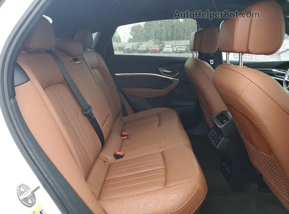 WA12AAGE7MB012261 2021 AUDI E-TRON White Vista interior trasera