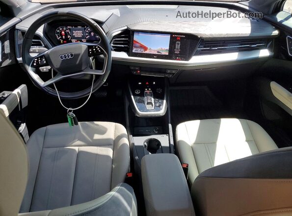 WA12UBFZ5RP043083 2024 AUDI Q4 Black წინა პანელის ხედი