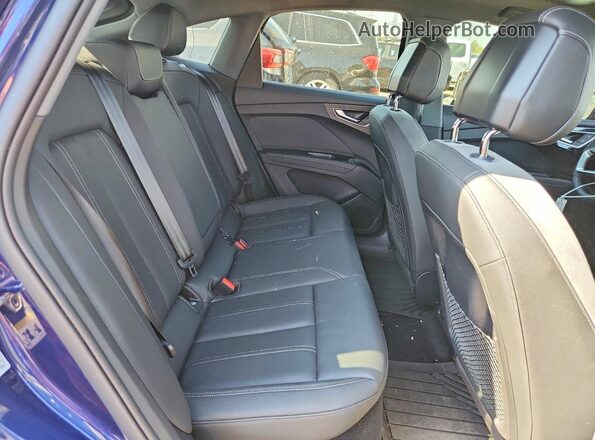 WA132BFZ7PP020766 2023 AUDI Q4 Blue Widok tylnych siedzeń