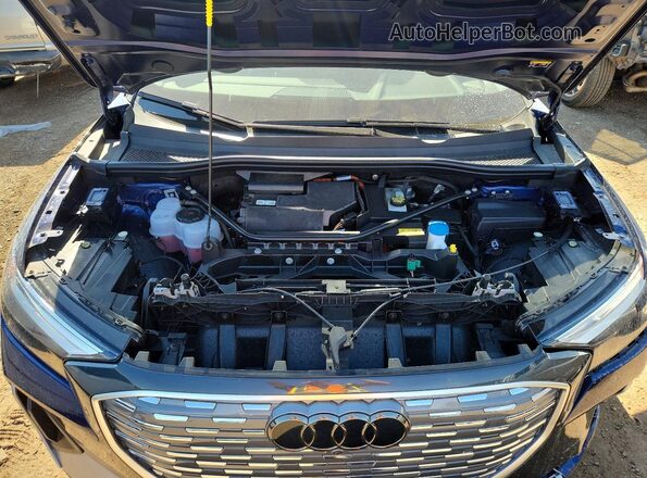 WA132BFZ7PP020766 2023 AUDI Q4 Blue Widok wnętrza z tyłu