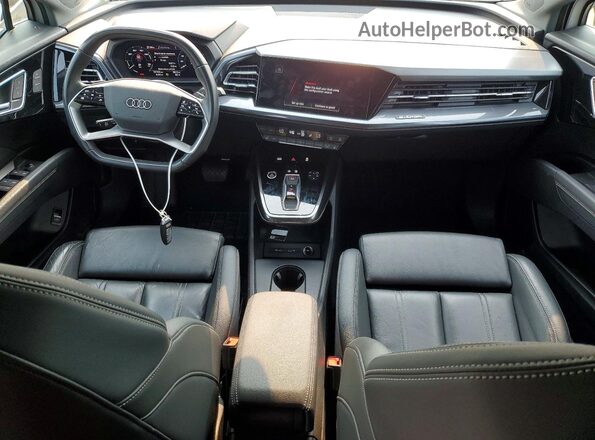 WA132BFZ9NP042734 2022 AUDI Q4 White Вид панелі приладів