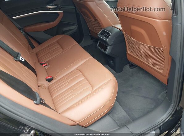 WA13AAGE9NB037393 2022 AUDI E-TRON Черный Вид наклейки с VIN-кодом