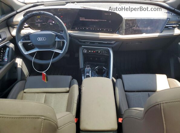 WA13AAGU0S2043098 2025 AUDI Q5 Silver Vista del salpicadero